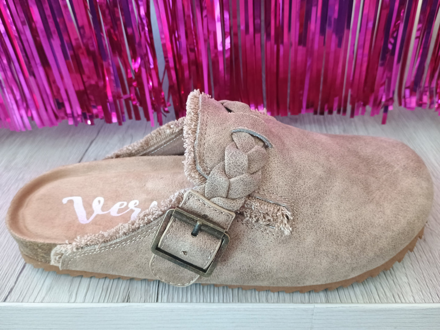 Very G-Iris Slip-Ons