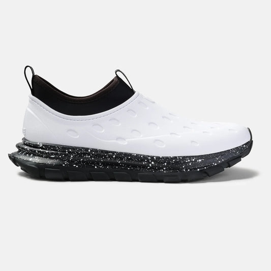 KANE Revive AC – White & Black All-Conditions Recovery Shoes