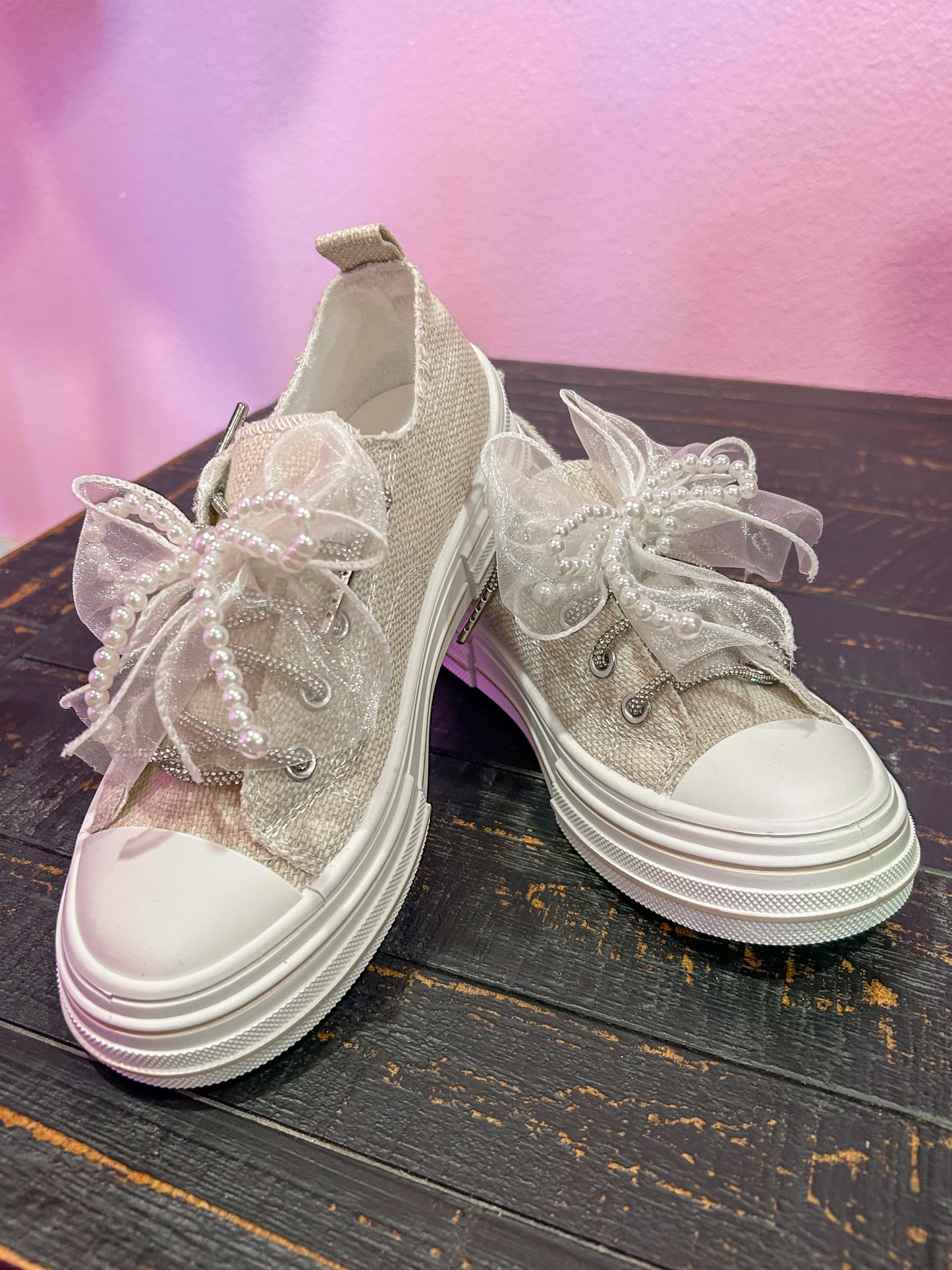 Women’s boutique shoes from Twisted Sisters Shoetique in Waco Texas