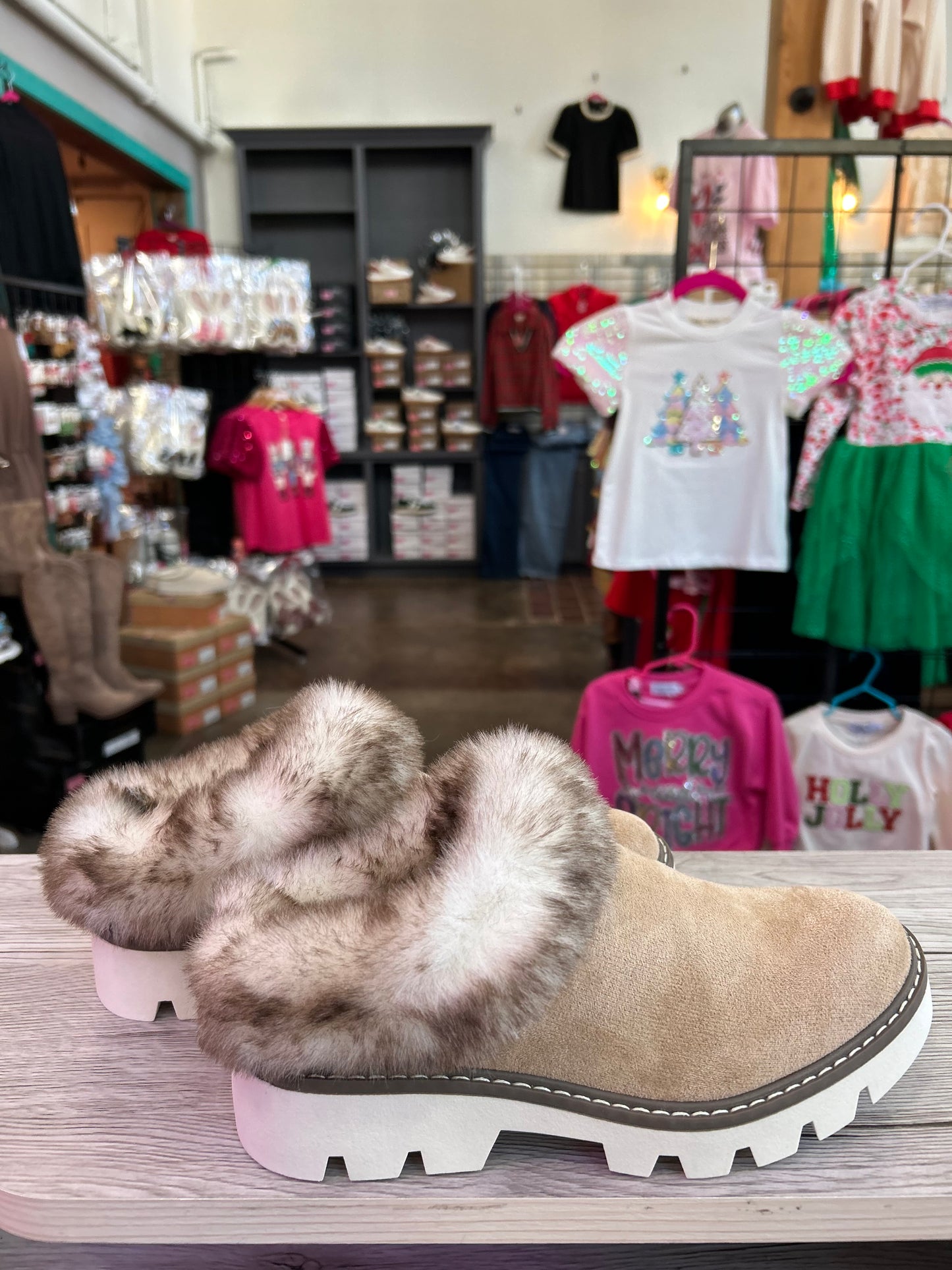 Very G-Mahika Slip Ons