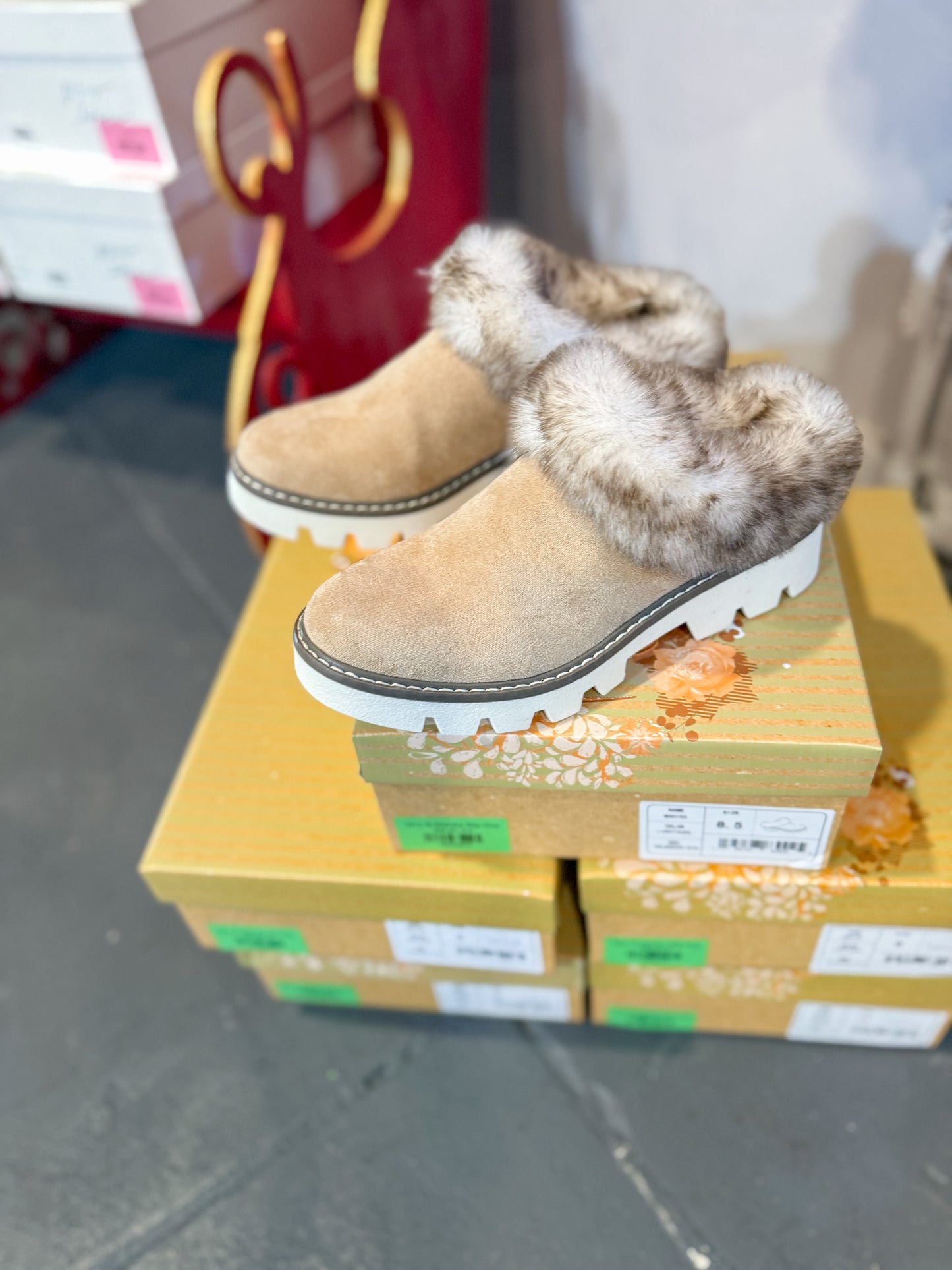 Very G-Mahika Slip Ons