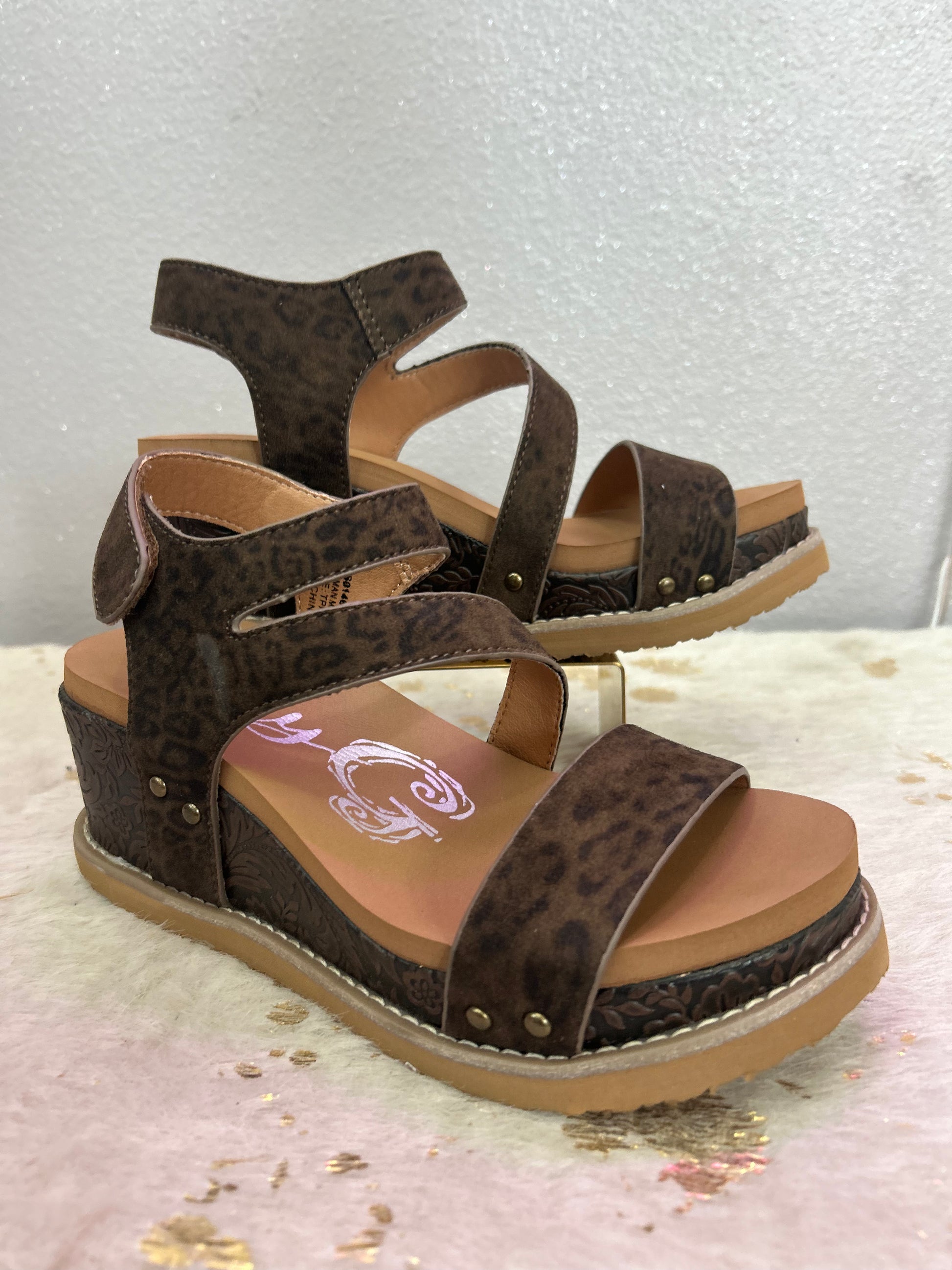 Very G-Verde Trail Wedges - Twisted Sisters Shoetique