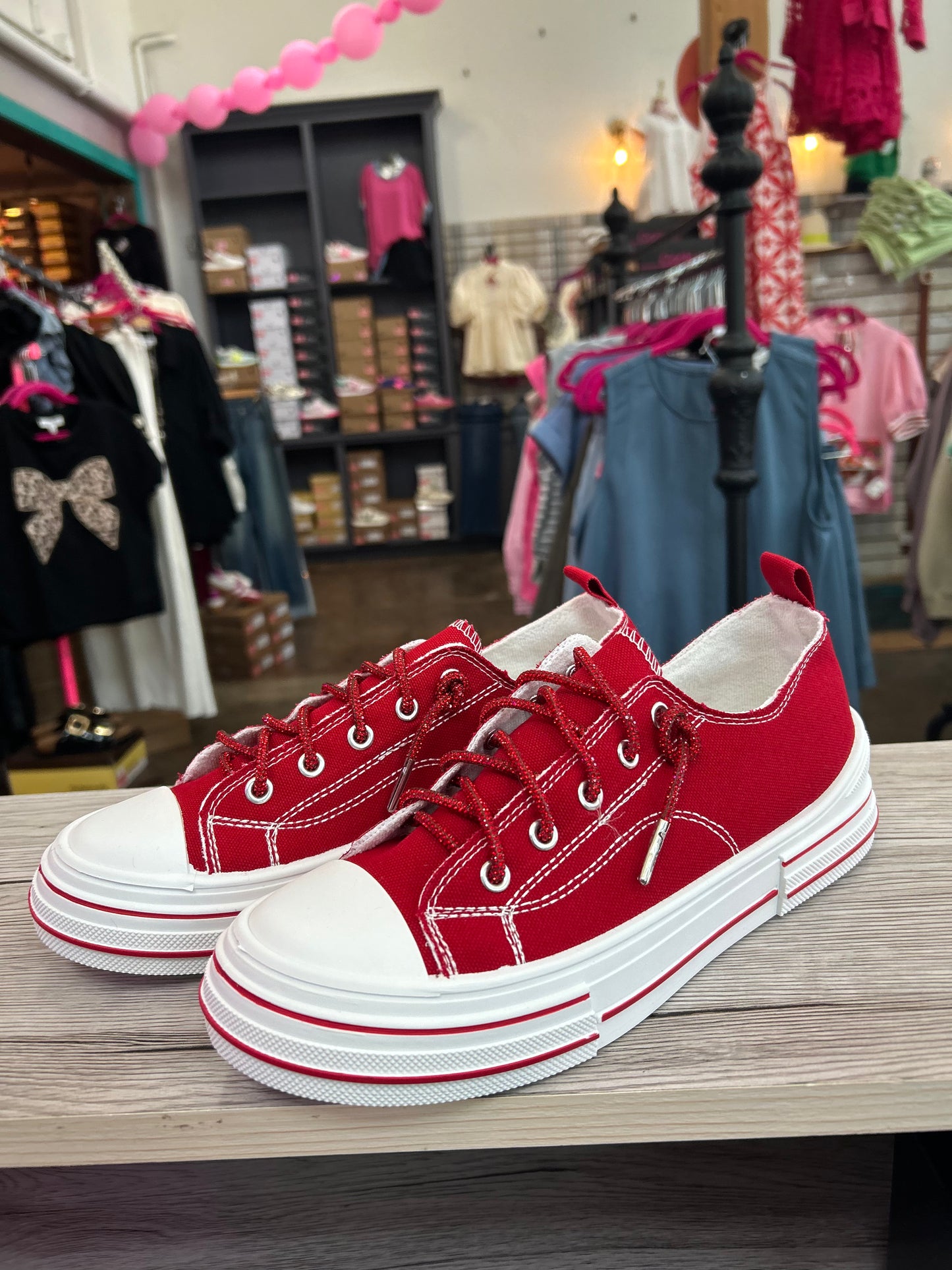 Very G-Red Aman 3 Sneakers