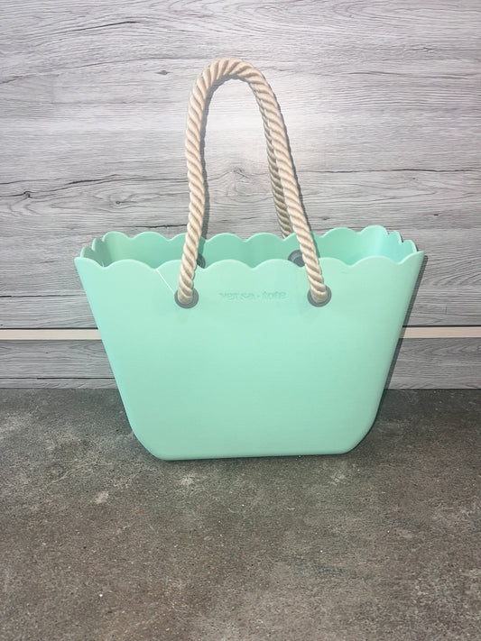 Scalloped Vera Tote