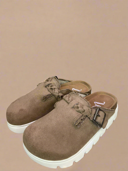 tauge slip on clogs